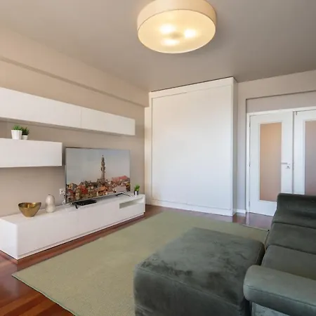 Carolina Roomy & Modern Apartment Porto Exterior photo