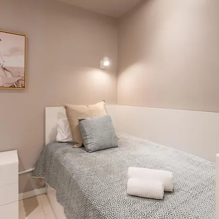 Carolina Roomy & Modern Apartment Porto Exterior photo