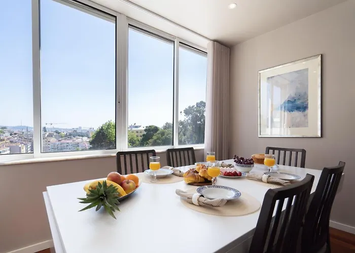 Carolina Roomy & Modern Apartment